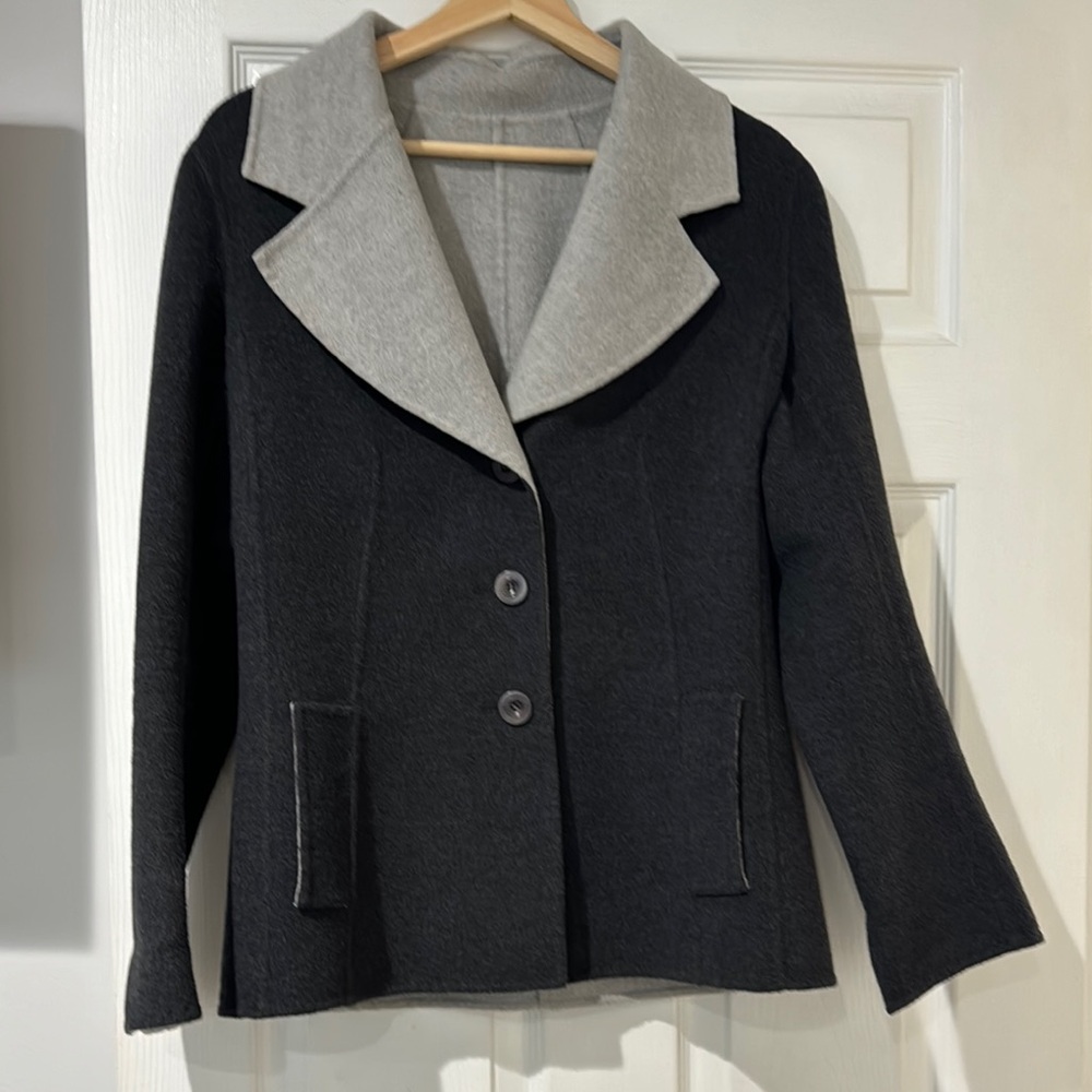 Women's Black and Gray Jacket